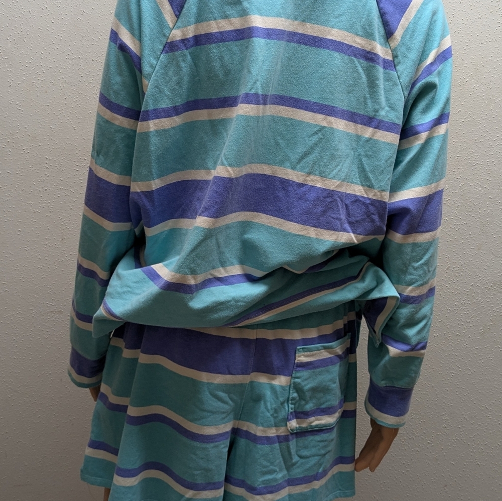 Loungewear, sweatshirt and shorts WildFox Brand, XL(SIZE 18-20) drawstring waist - Picture 3 of 8